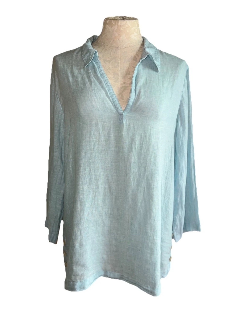 Relaxed V-Neck Linen Tunic Top in Light Blue